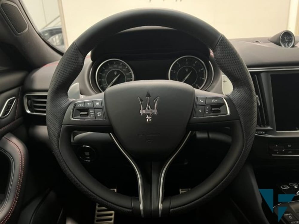 Maserati Levante usata a Udine (11)