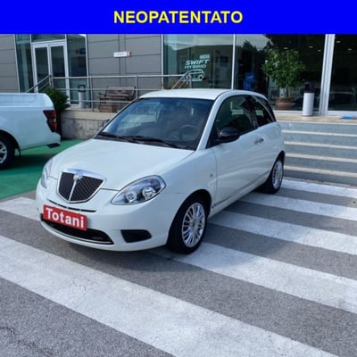 Lancia Ypsilon 1.2 69 CV Argento del 2011 usata a L&#039;Aquila