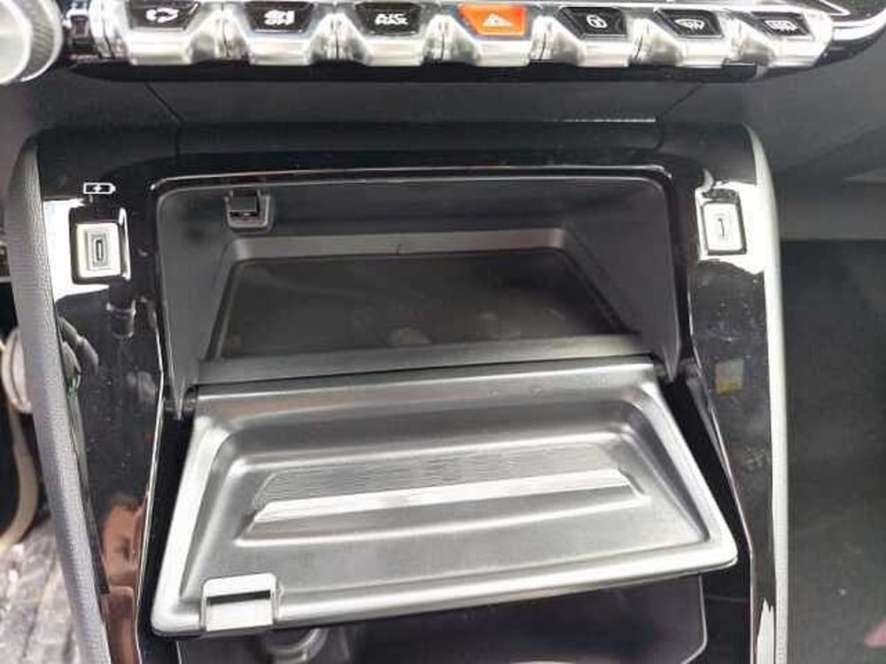 Peugeot 2008 nuova a Ravenna (20)