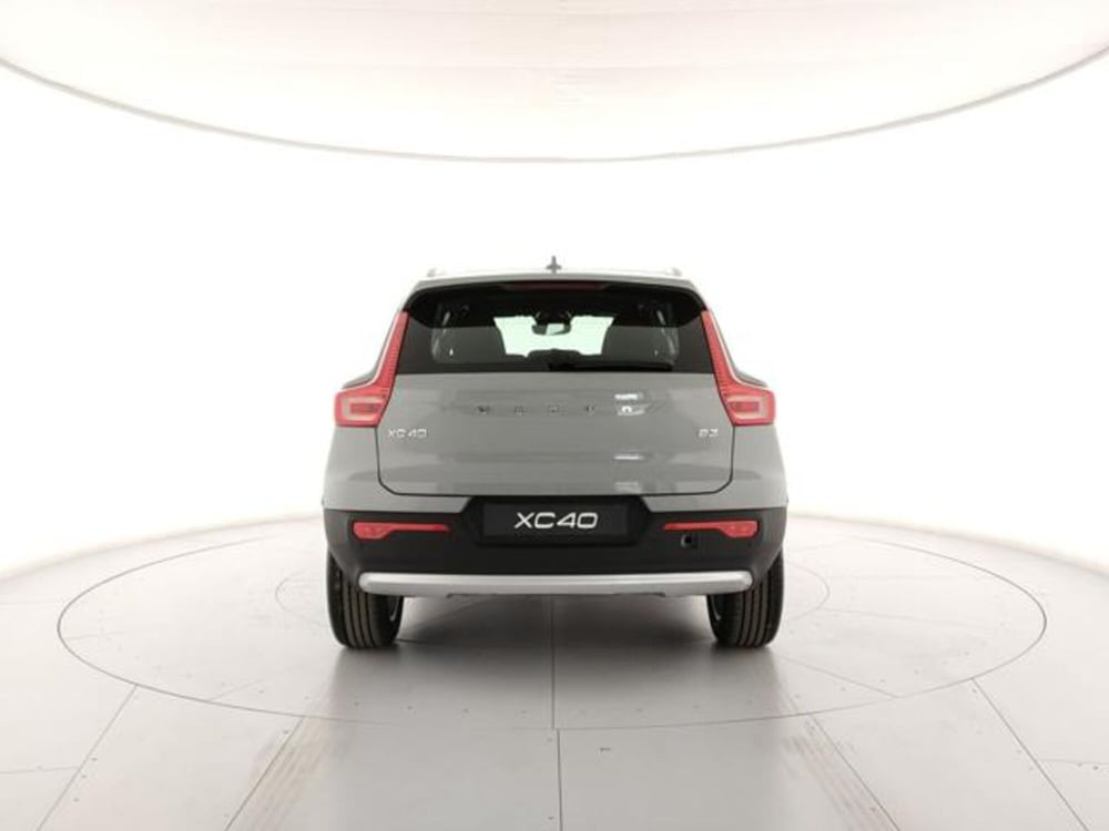 Volvo XC40 nuova a Modena (4)