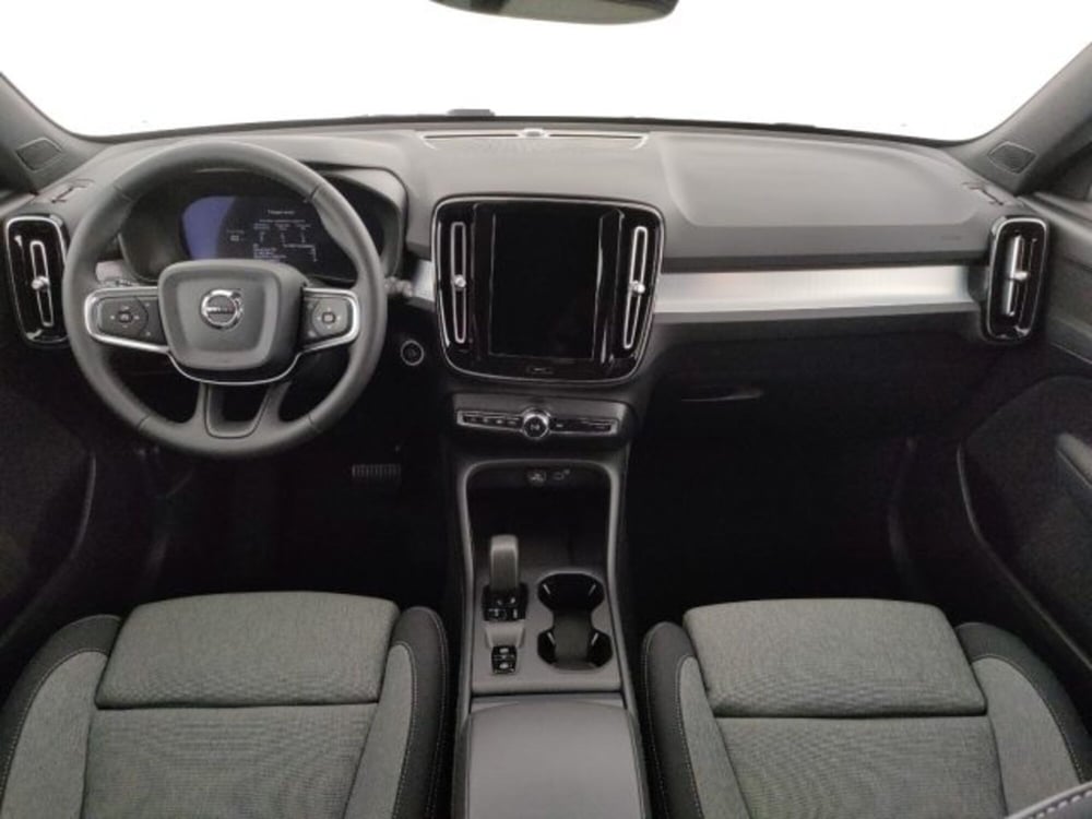 Volvo XC40 nuova a Modena (12)