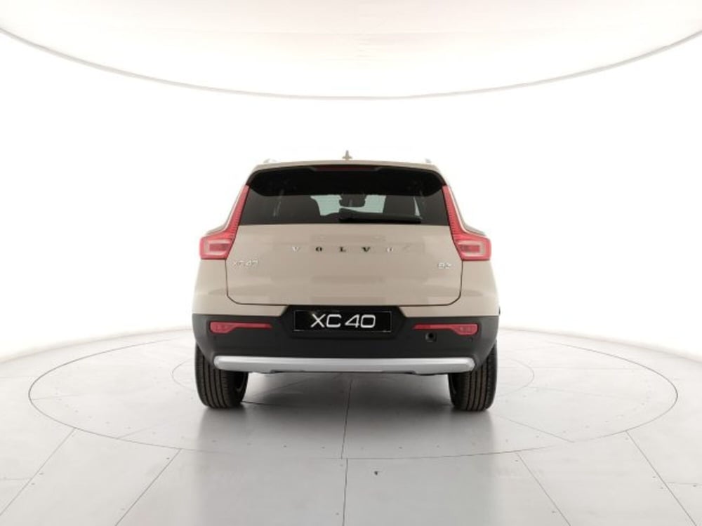 Volvo XC40 nuova a Modena (4)