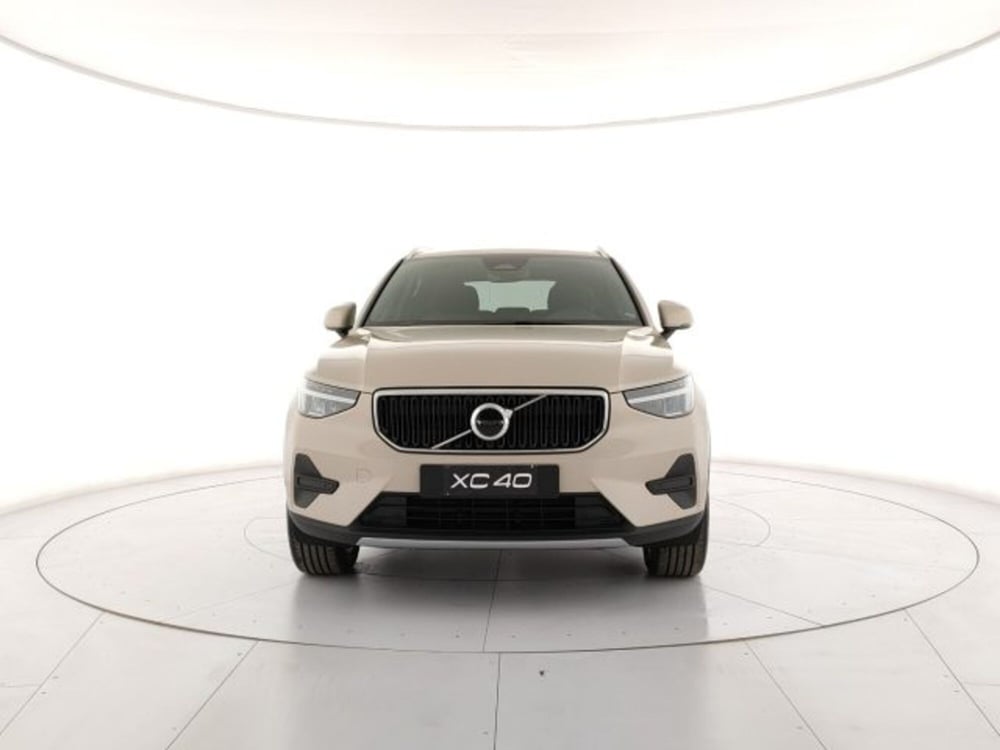 Volvo XC40 nuova a Modena (7)