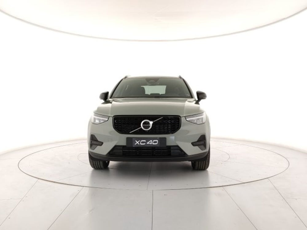 Volvo XC40 nuova a Modena (7)