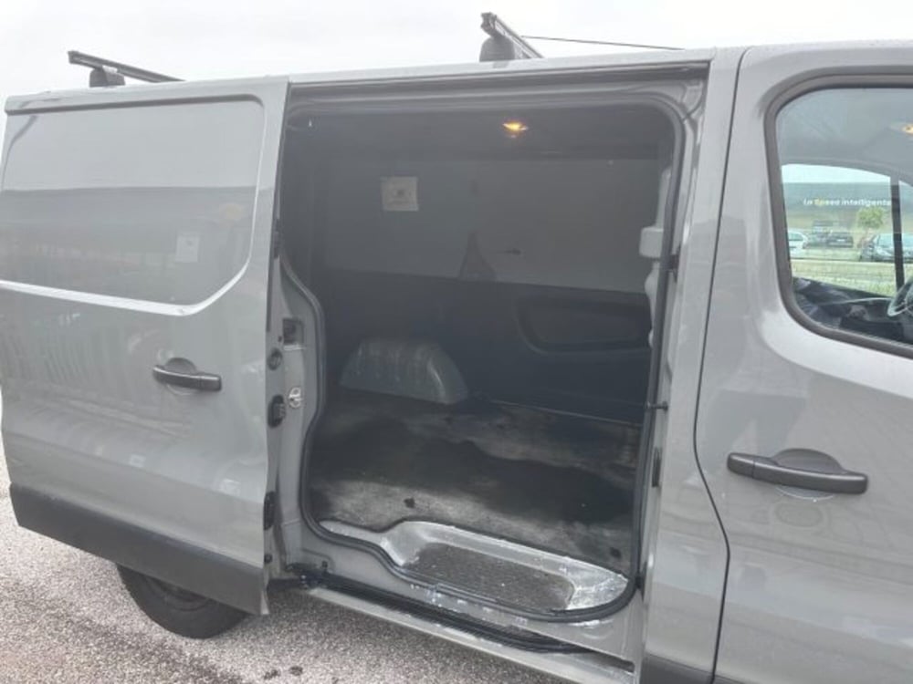 Opel Vivaro Furgone usata a Lodi (9)