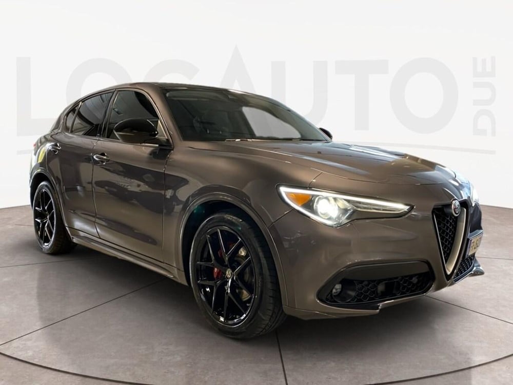 Alfa Romeo Stelvio usata a Torino (3)