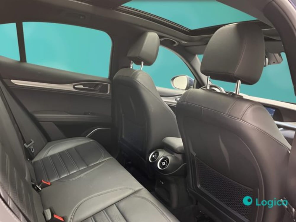 Alfa Romeo Stelvio usata a Biella (11)