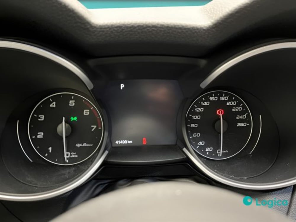 Alfa Romeo Stelvio usata a Biella (7)