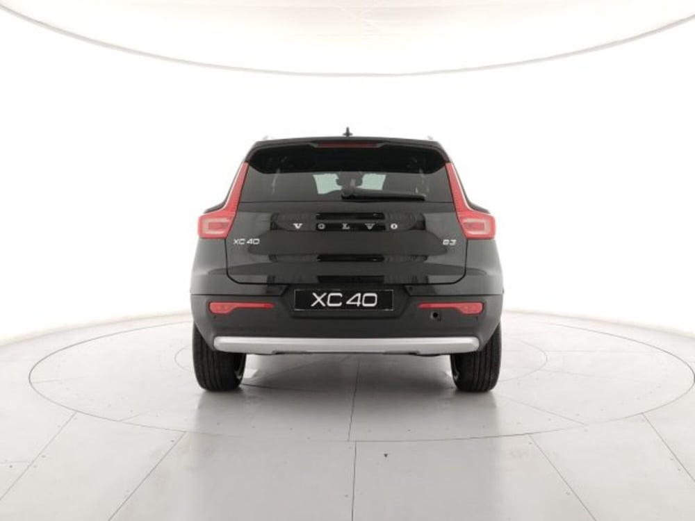 Volvo XC40 nuova a Modena (4)