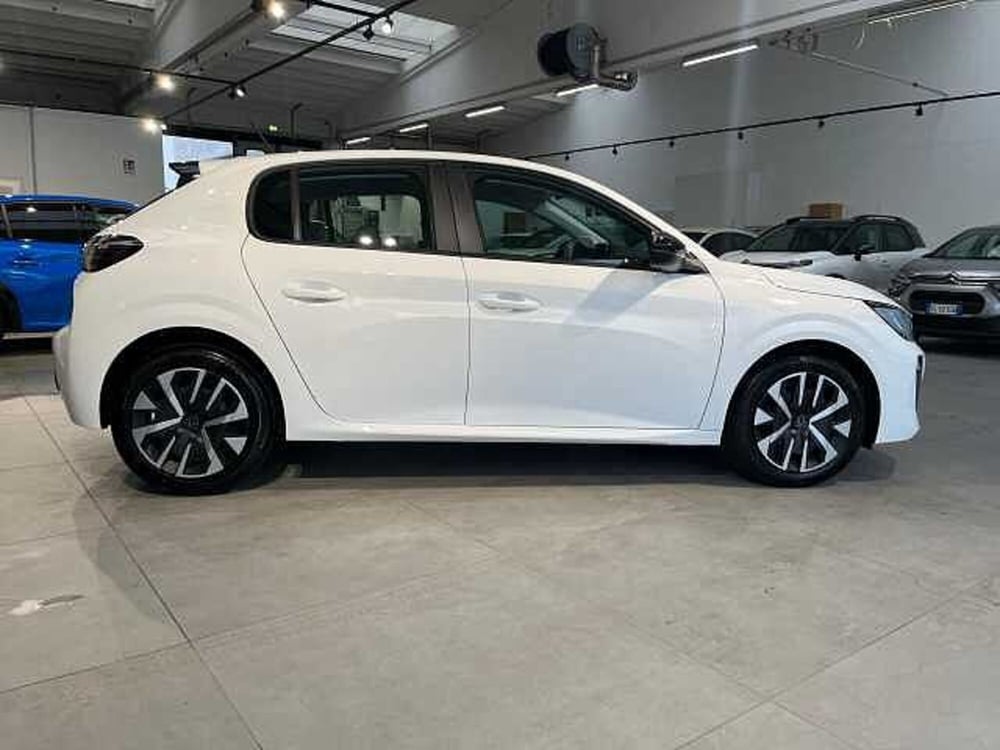 Peugeot 208 nuova a Venezia (4)