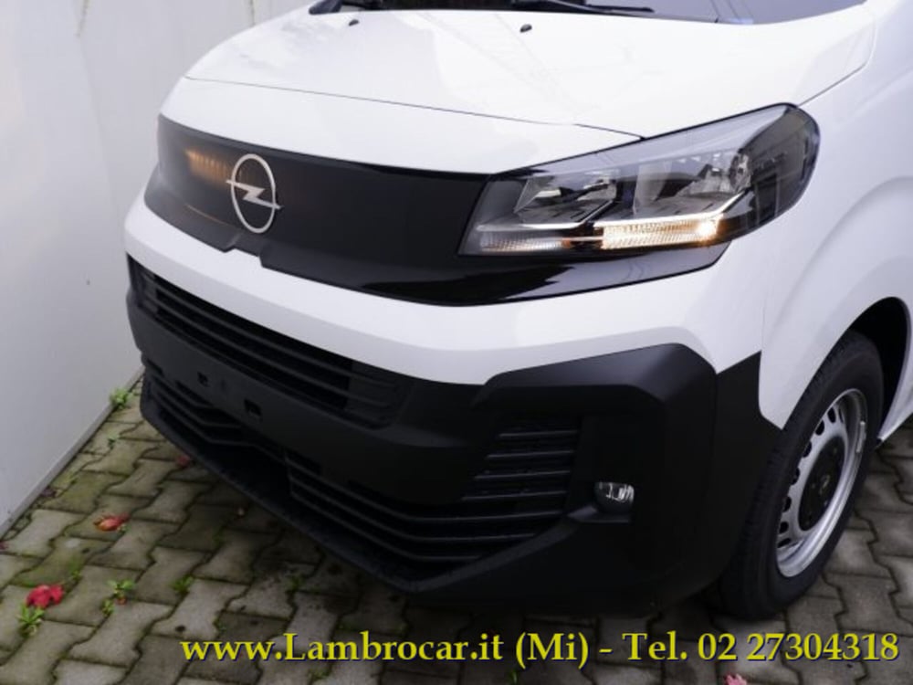 Opel Vivaro Furgone nuova a Milano (14)