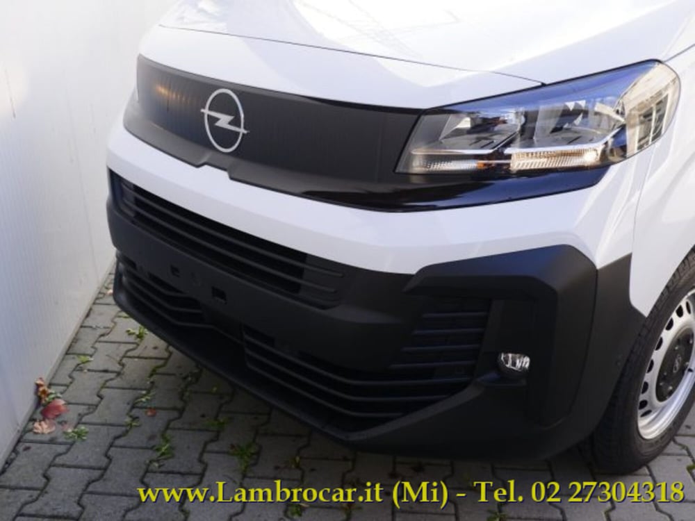 Opel Vivaro Furgone nuova a Milano (17)