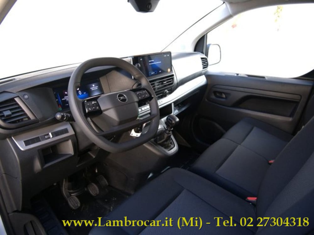 Opel Vivaro Furgone nuova a Milano (2)