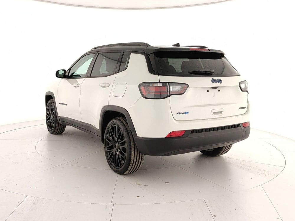 Jeep Compass nuova a Caserta (4)