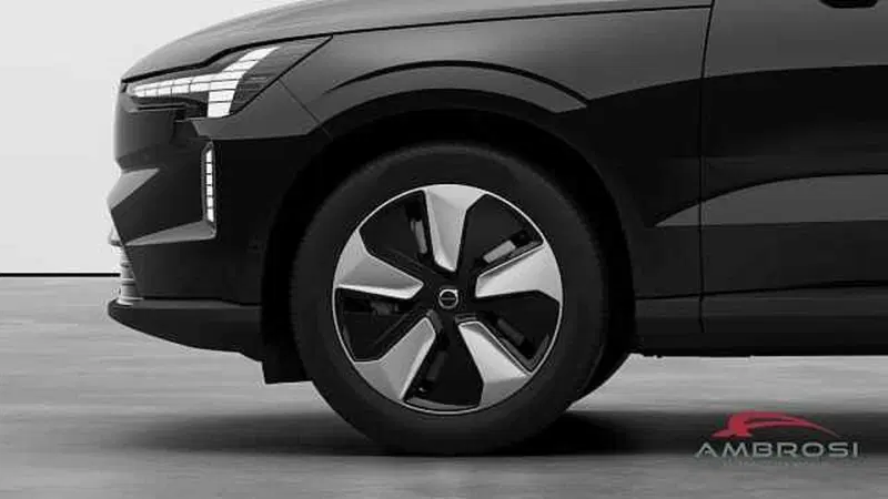 Volvo EX90 nuova a Viterbo (7)