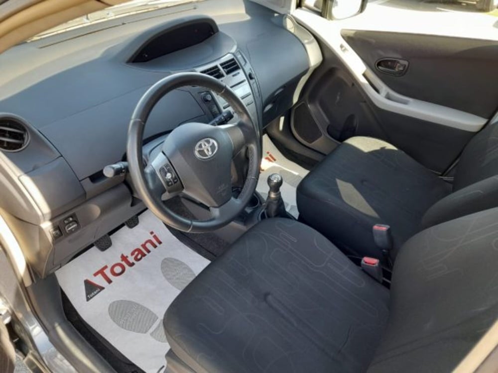 Toyota Yaris usata a L'Aquila (9)