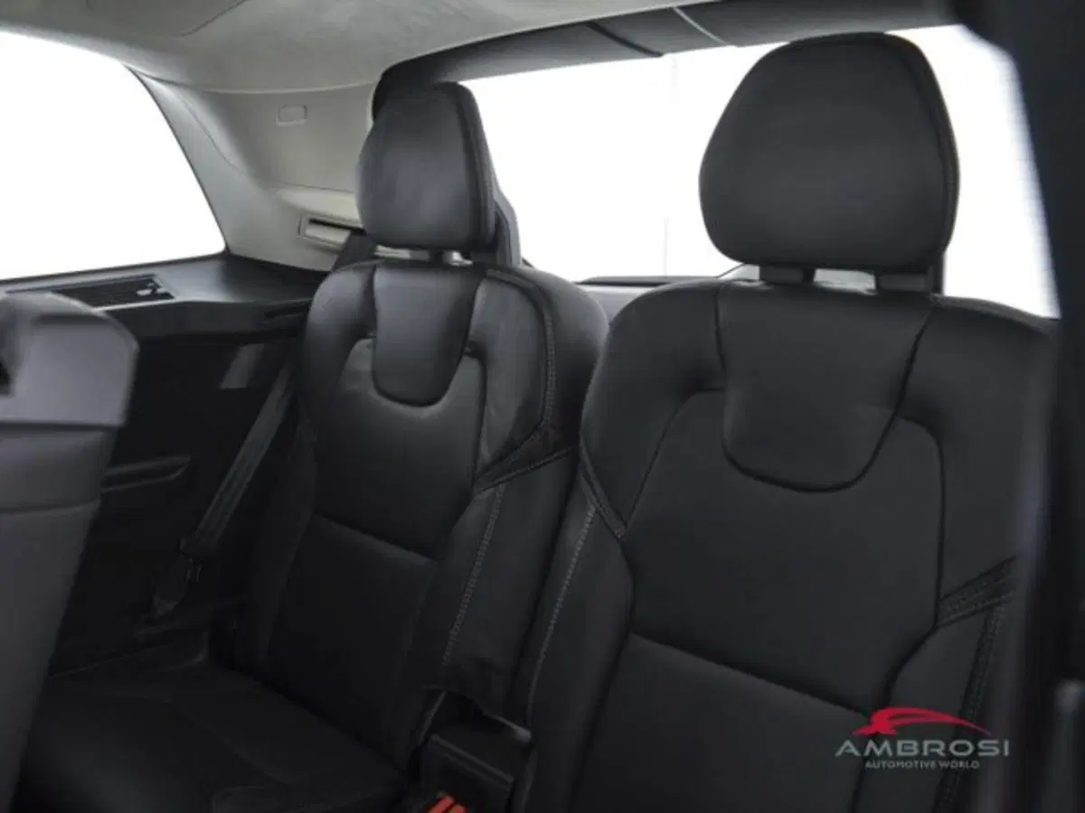 Volvo XC90 usata a Perugia (11)