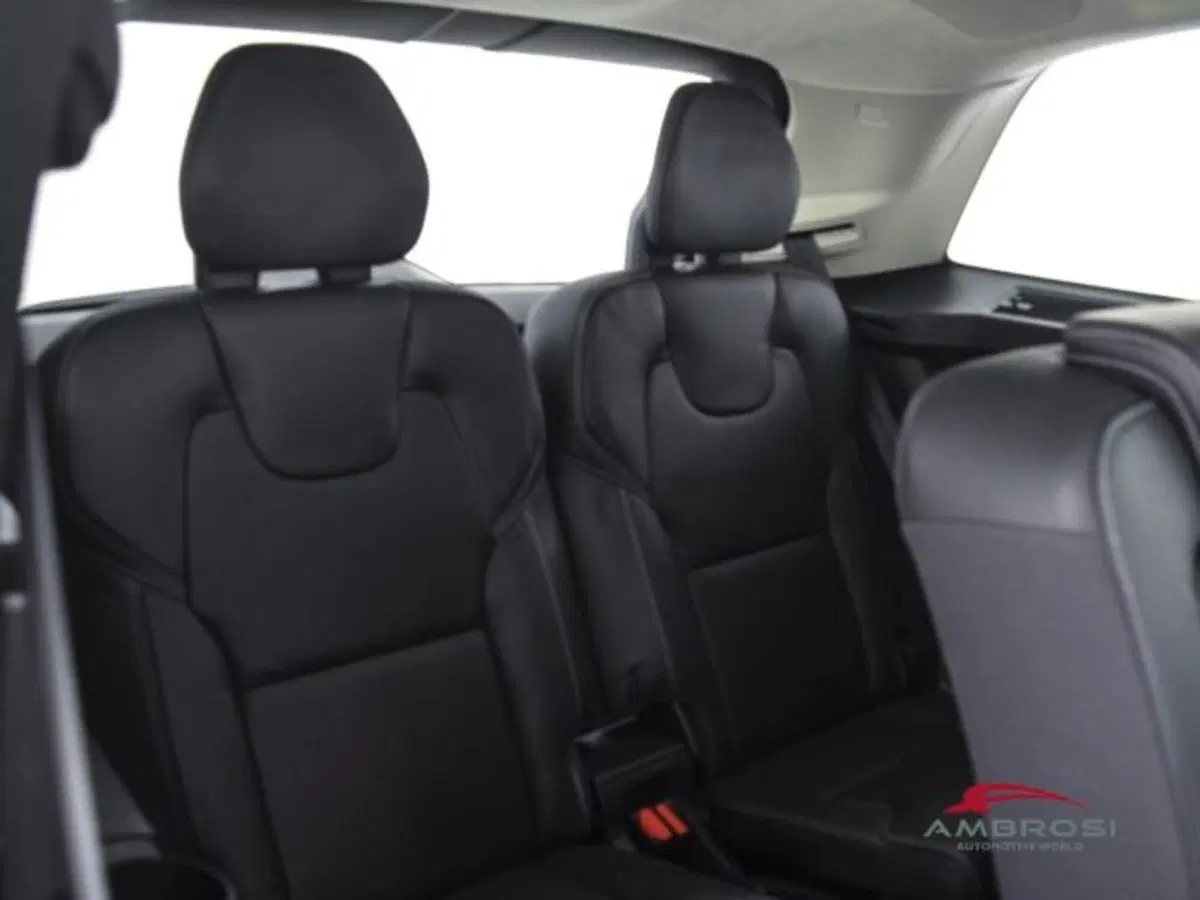 Volvo XC90 usata a Perugia (12)