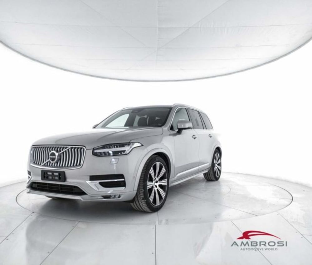 Volvo XC90 nuova a Perugia