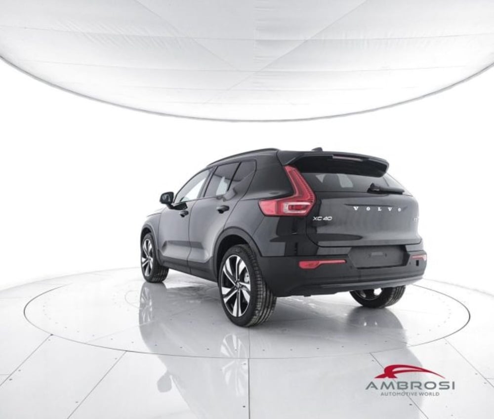 Volvo XC40 nuova a Perugia (4)