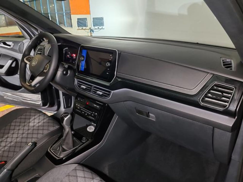 Volkswagen T-Cross nuova a Torino (15)