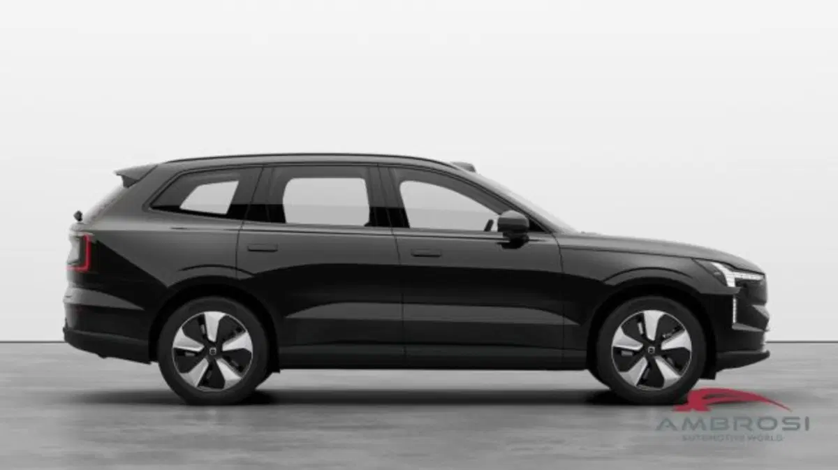 Volvo EX90 nuova a Perugia (4)