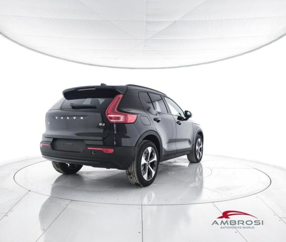 Volvo XC40 nuova a Perugia (3)