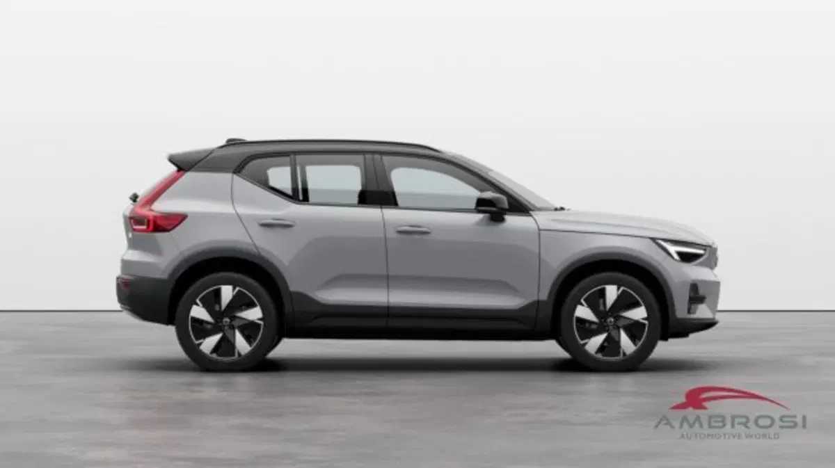 Volvo XC40 nuova a Perugia (2)