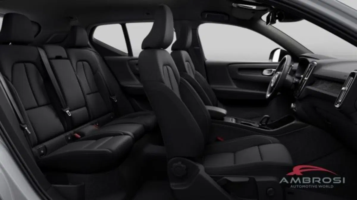 Volvo XC40 nuova a Perugia (4)
