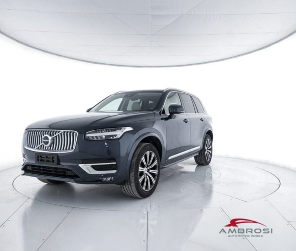 Volvo XC90 nuova a Perugia