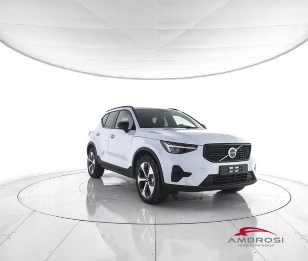 Volvo XC40 nuova a Perugia (2)