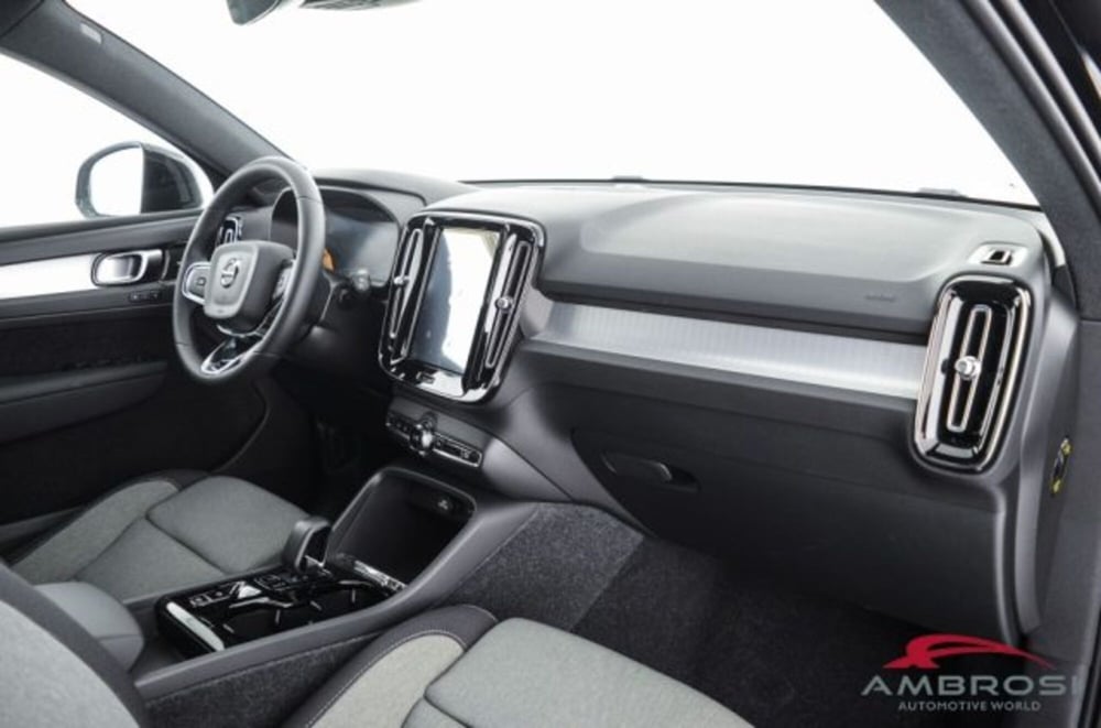 Volvo XC40 nuova a Perugia (12)