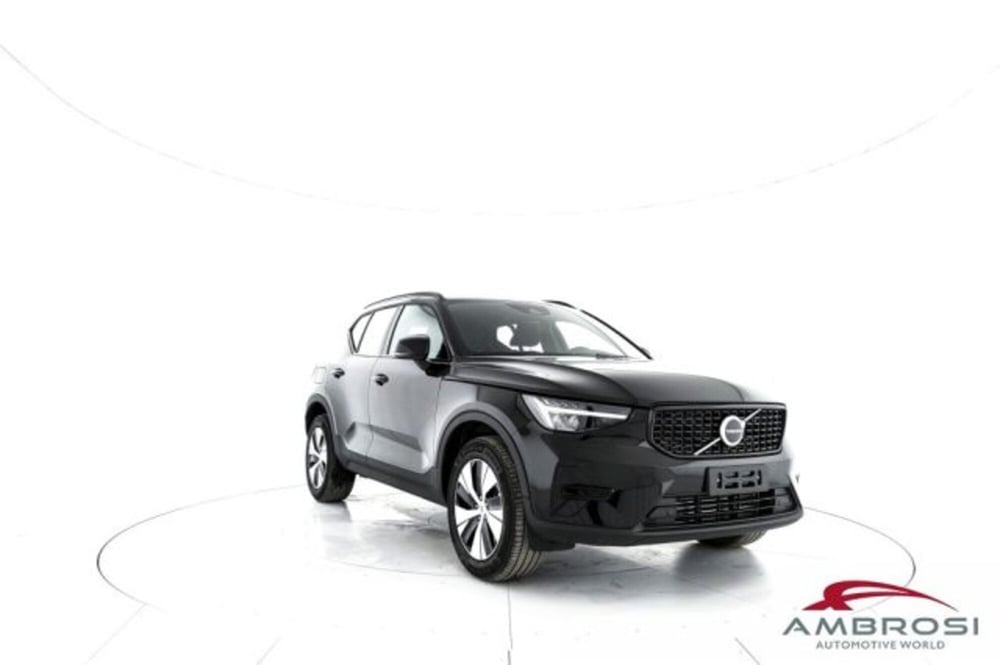 Volvo XC40 nuova a Perugia (2)