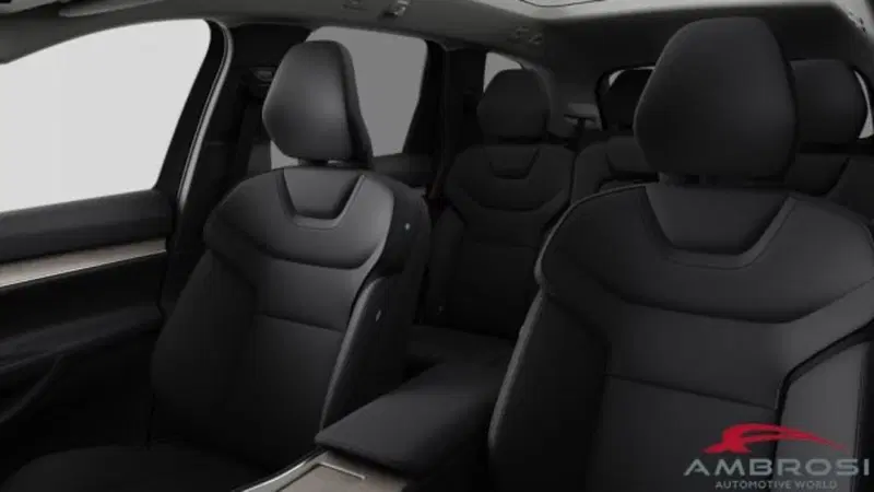 Volvo EX90 nuova a Perugia (4)