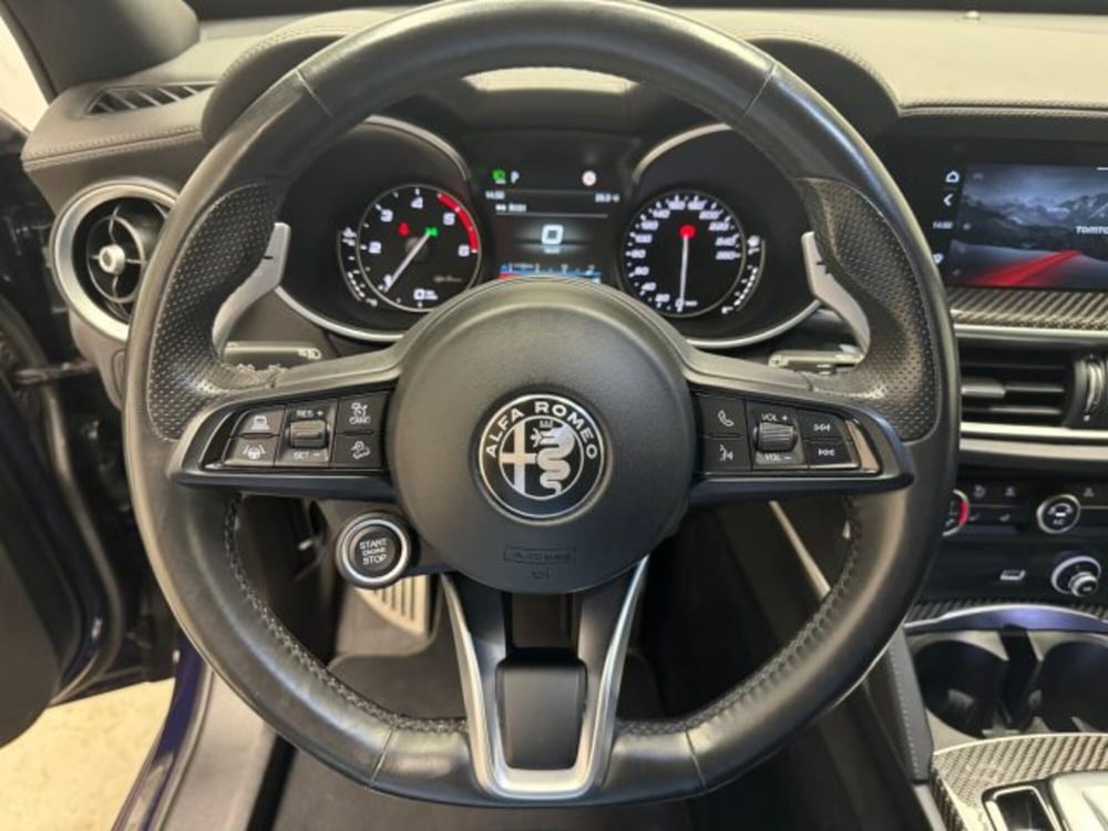 Alfa Romeo Stelvio usata a Biella (12)