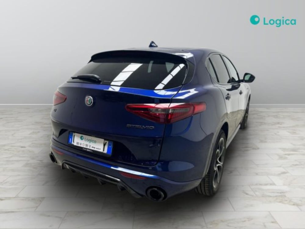 Alfa Romeo Stelvio usata a Biella (8)