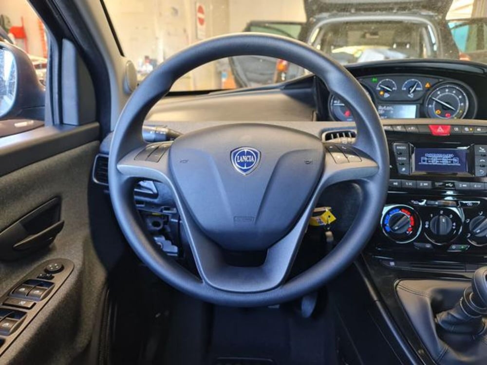 Lancia Ypsilon nuova a Torino (12)