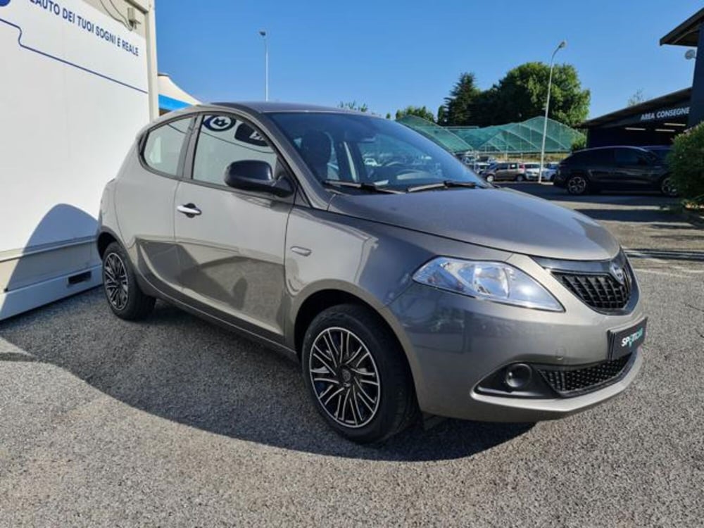 Lancia Ypsilon nuova a Torino (3)