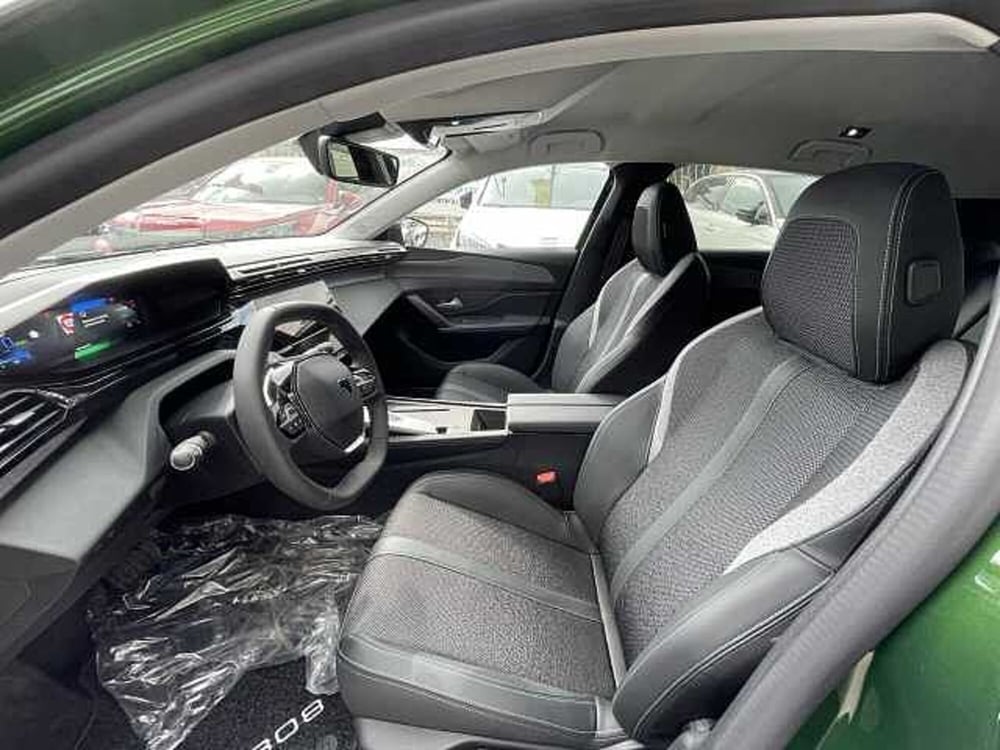 Peugeot 308 nuova a Vibo Valentia (8)