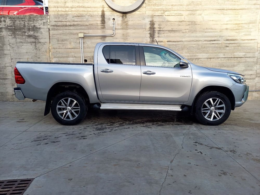 Toyota Hilux usata a Salerno (2)