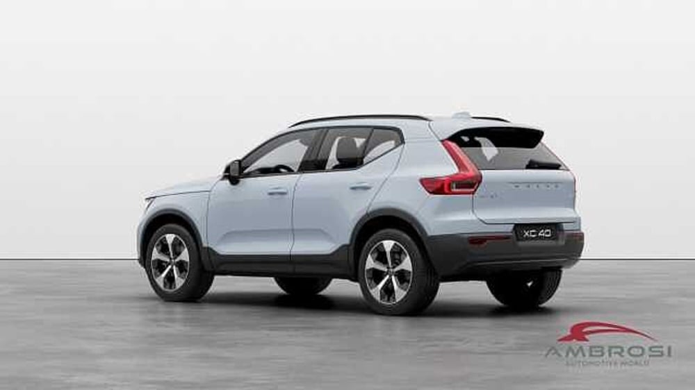 Volvo XC40 nuova a Viterbo (2)