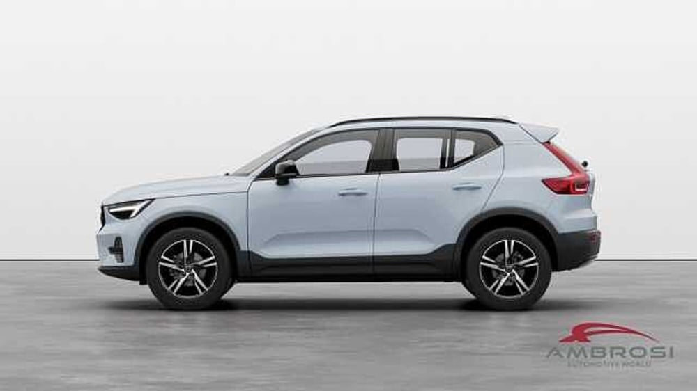 Volvo XC40 nuova a Viterbo (2)