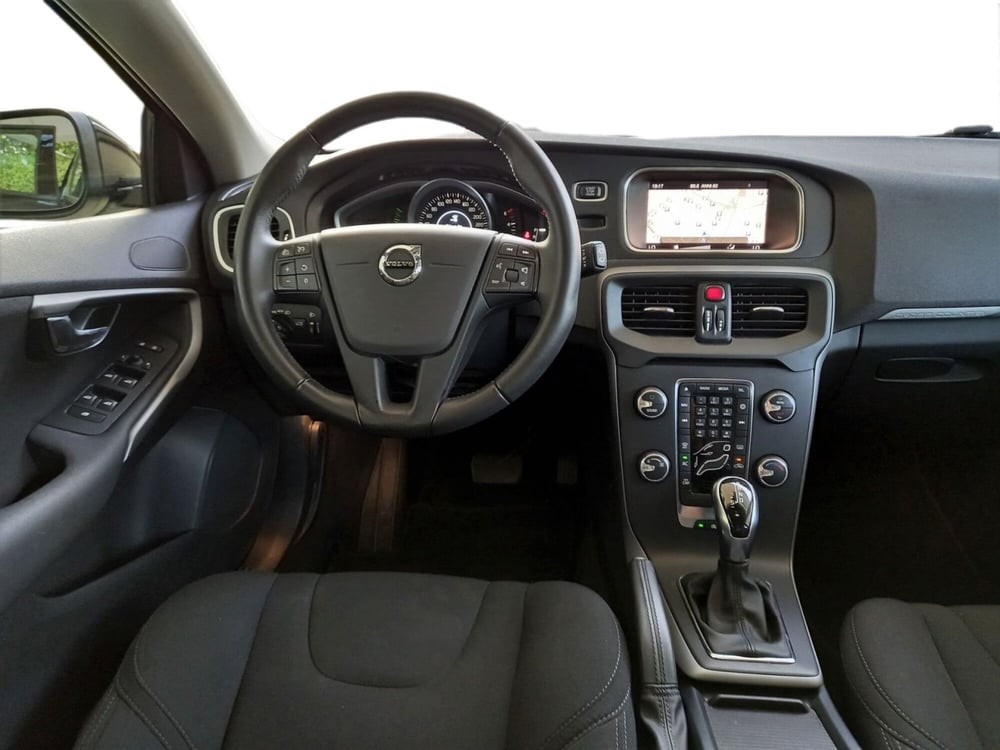 Volvo V40 Cross Country usata a Bari (7)