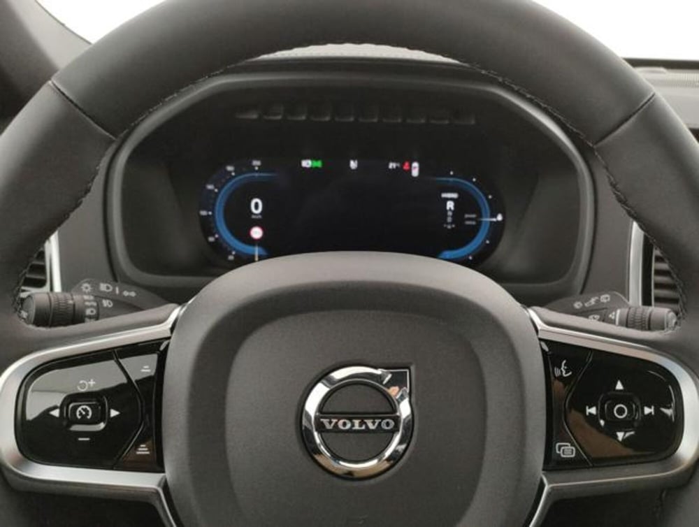 Volvo XC90 nuova a Modena (14)