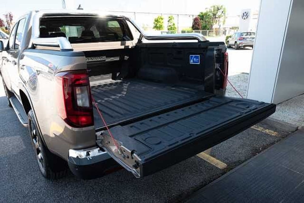 Volkswagen Amarok nuova a Rovigo (13)