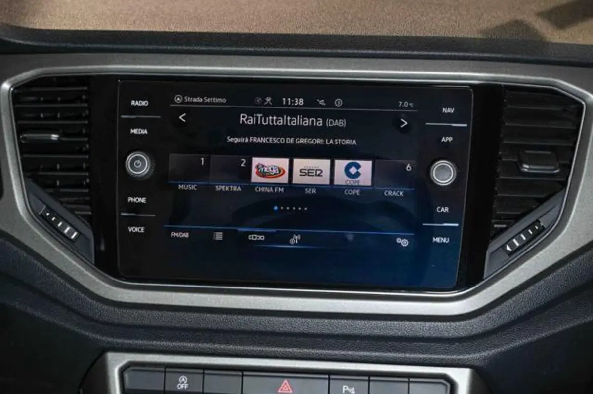 Volkswagen T-Roc usata a Torino (14)
