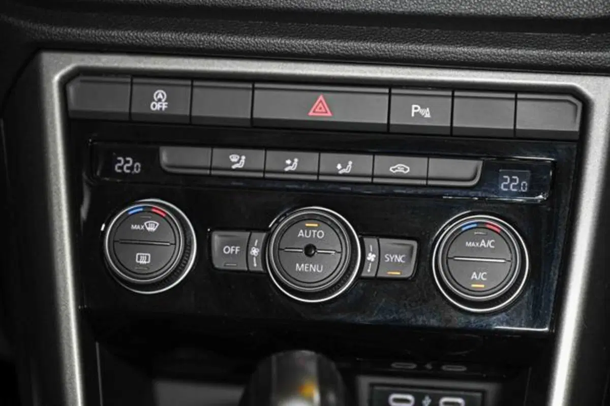Volkswagen T-Roc usata a Torino (15)