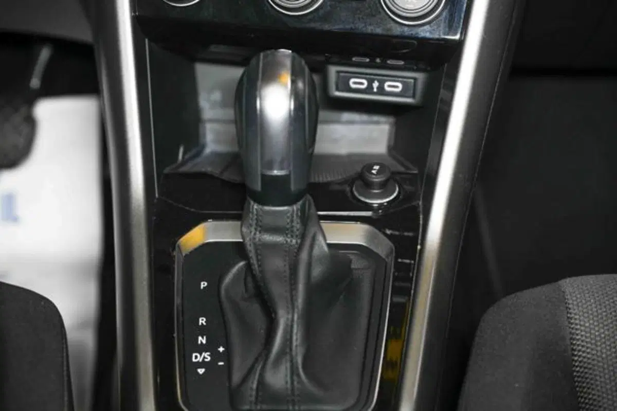 Volkswagen T-Roc usata a Torino (16)