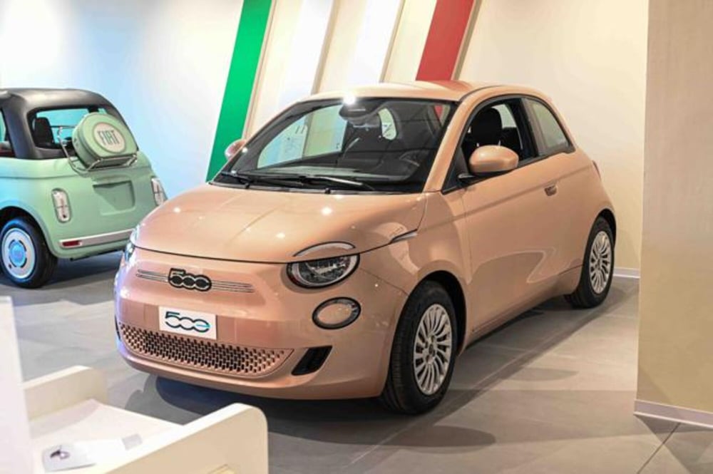 Fiat 500e nuova a Torino