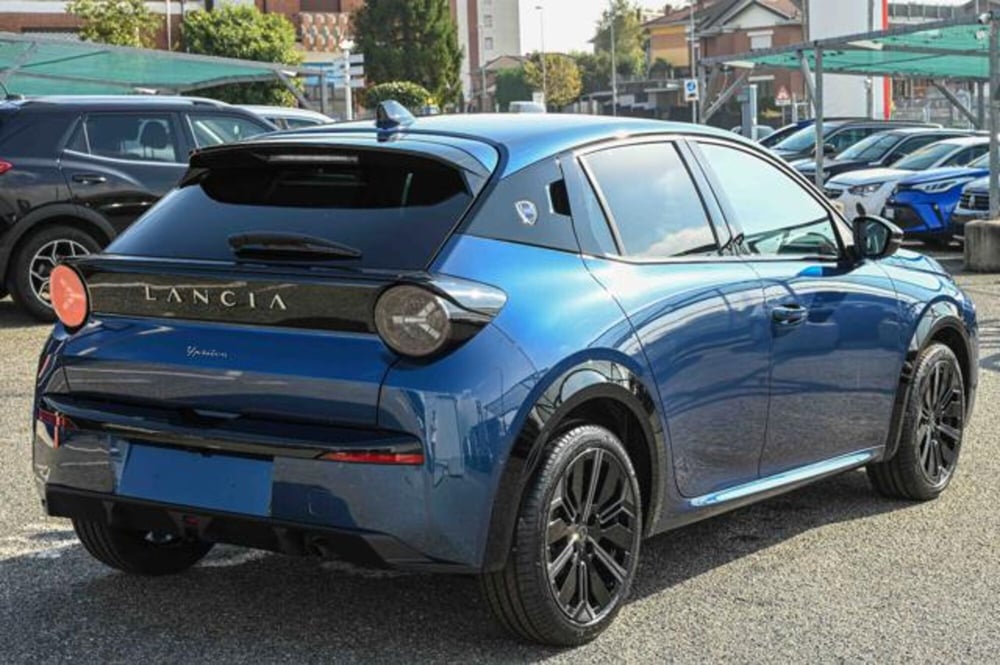 Lancia Ypsilon nuova a Torino (5)